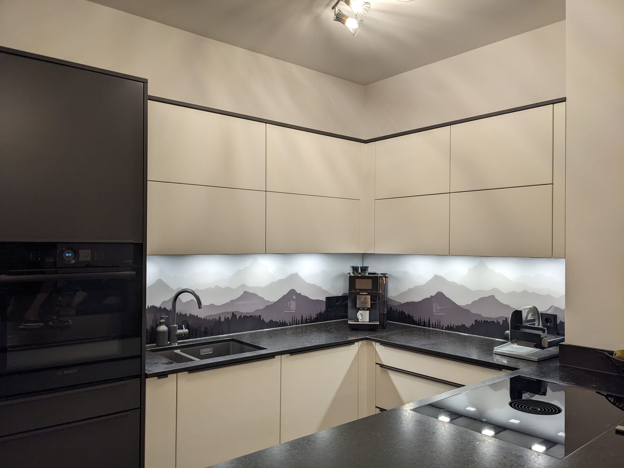 Küchenrückwandverglasung mit aufgedrucktem Bild in Gaimberg